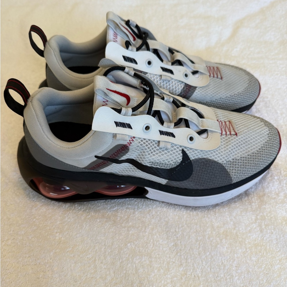 Like new!!! Nike Airmax SE 2021 Photon Dust Varsity Red Size 10.5